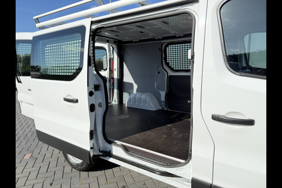 Renault Trafic 2.0 dCi 120 PK / L1H1 / 1e EIG. / 2x SCHUIFDEUR / IMPERIAAL / TREKHAAK / LED / CRUISE / 3-ZITS