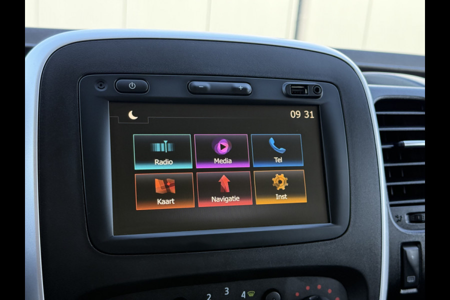 Renault Trafic 2.0 dCi 120 PK / L1H1 / 1e EIG. / 2x SCHUIFDEUR / IMPERIAAL / TREKHAAK / LED / CRUISE / 3-ZITS