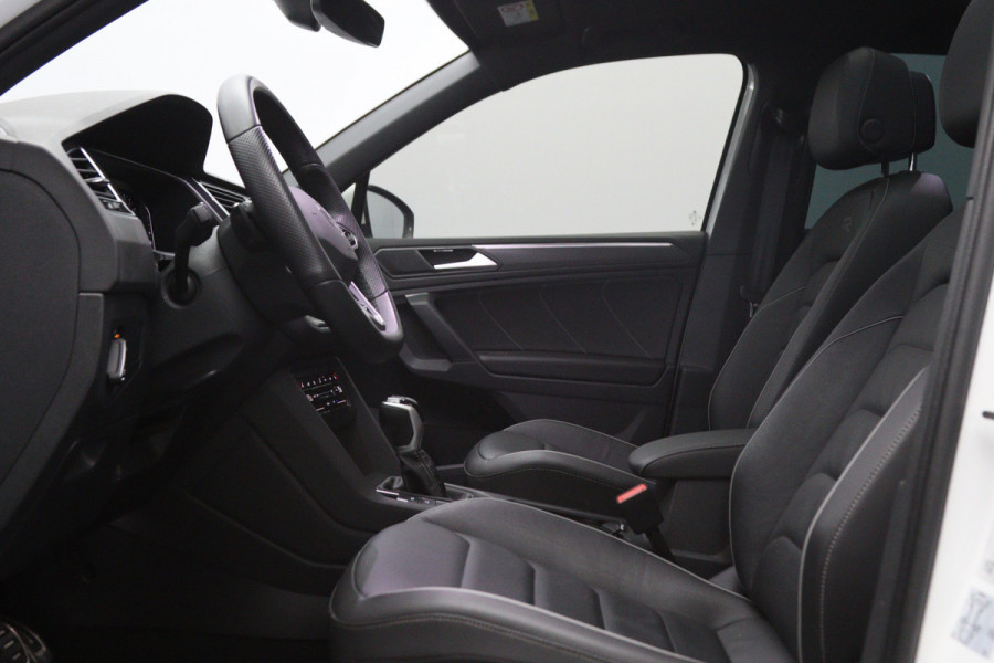 Volkswagen Tiguan 1.4 TSI eHybrid 245 PK R-Line Business+, 20" LM, Panoramadak, Leder, Adap. Onderstel