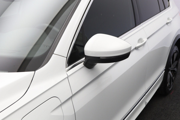 Volkswagen Tiguan 1.4 TSI eHybrid 245 PK R-Line Business+, 20" LM, Panoramadak, Leder, Adap. Onderstel