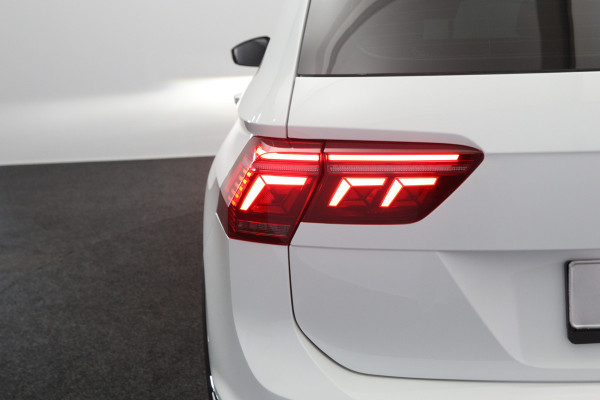 Volkswagen Tiguan 1.4 TSI eHybrid 245 PK R-Line Business+, 20" LM, Panoramadak, Leder, Adap. Onderstel