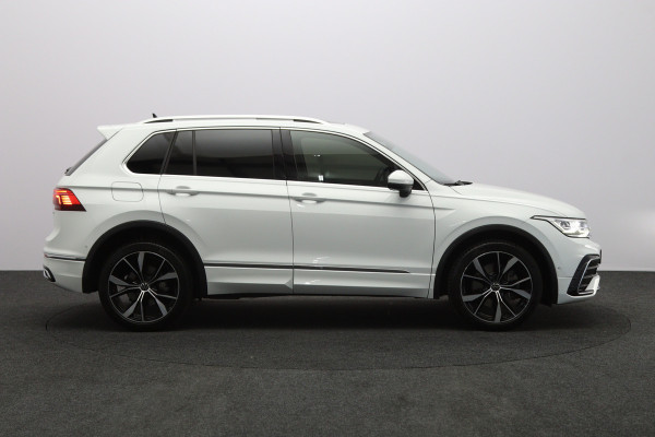 Volkswagen Tiguan 1.4 TSI eHybrid 245 PK R-Line Business+, 20" LM, Panoramadak, Leder, Adap. Onderstel
