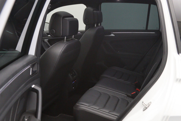 Volkswagen Tiguan 1.4 TSI eHybrid 245 PK R-Line Business+, 20" LM, Panoramadak, Leder, Adap. Onderstel