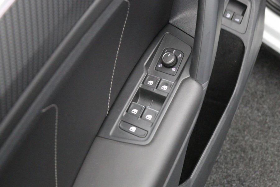 Volkswagen Tiguan 1.4 TSI eHybrid 245 PK R-Line Business+, 20" LM, Panoramadak, Leder, Adap. Onderstel