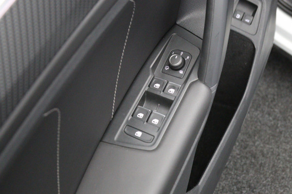 Volkswagen Tiguan 1.4 TSI eHybrid 245 PK R-Line Business+, 20" LM, Panoramadak, Leder, Adap. Onderstel