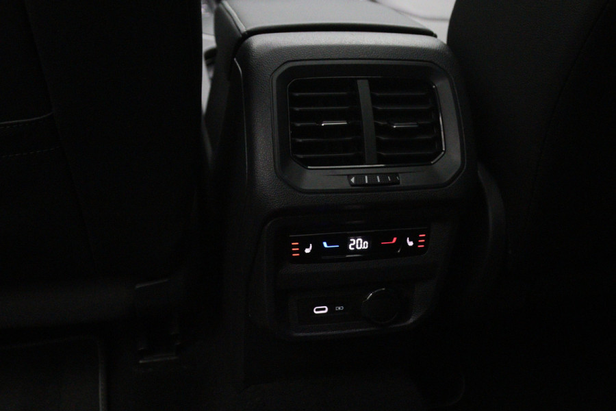 Volkswagen Tiguan 1.4 TSI eHybrid 245 PK R-Line Business+, 20" LM, Panoramadak, Leder, Adap. Onderstel