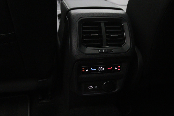 Volkswagen Tiguan 1.4 TSI eHybrid 245 PK R-Line Business+, 20" LM, Panoramadak, Leder, Adap. Onderstel