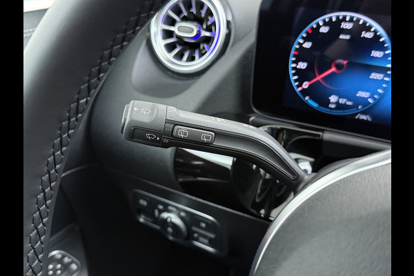 Mercedes-Benz GLA 180 Luxury Line | Pano Memory Multibeam Sfeer Keyless