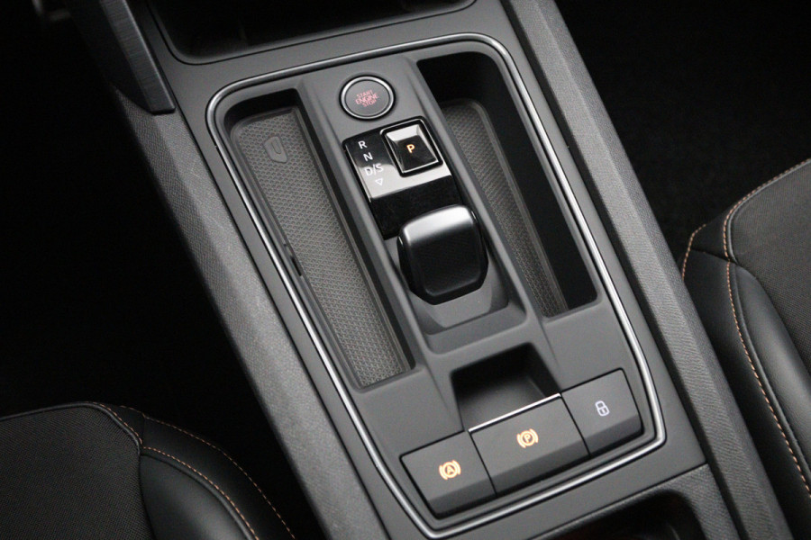 CUPRA Leon 1.4 e-Hybrid 204 PK Business PHEV, Stoelverwarming, Groot-Navigatie, Achteruitrijcamera