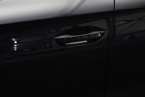 CUPRA Leon 1.4 e-Hybrid 204 PK Business PHEV, Stoelverwarming, Groot-Navigatie, Achteruitrijcamera