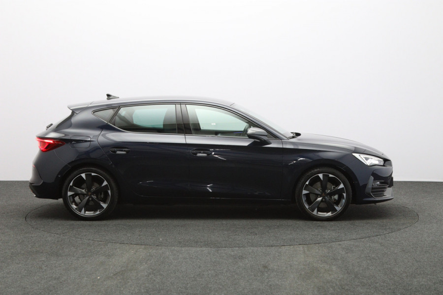 CUPRA Leon 1.4 e-Hybrid 204 PK Business PHEV, Stoelverwarming, Groot-Navigatie, Achteruitrijcamera