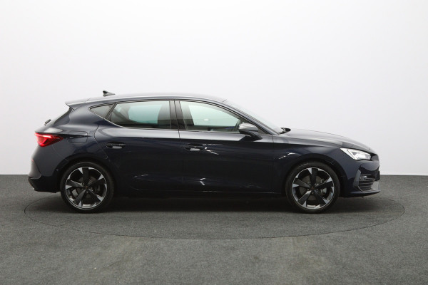CUPRA Leon 1.4 e-Hybrid 204 PK Business PHEV, Stoelverwarming, Groot-Navigatie, Achteruitrijcamera