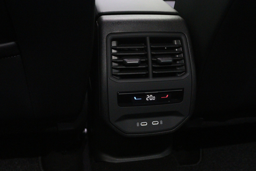 CUPRA Leon 1.4 e-Hybrid 204 PK Business PHEV, Stoelverwarming, Groot-Navigatie, Achteruitrijcamera