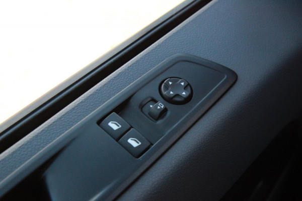 Peugeot Expert 2.0 BlueHDI 120PK Standard Pro / App connect / Cruise / BLIS
