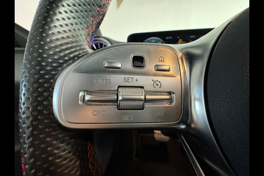 Mercedes-Benz CLA-Klasse 180 AMG Pano|Keyless|Sfeer|Memory|Stoelverwarming|AMG