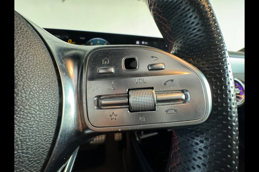 Mercedes-Benz CLA-Klasse 180 AMG Pano|Keyless|Sfeer|Memory|Stoelverwarming|AMG