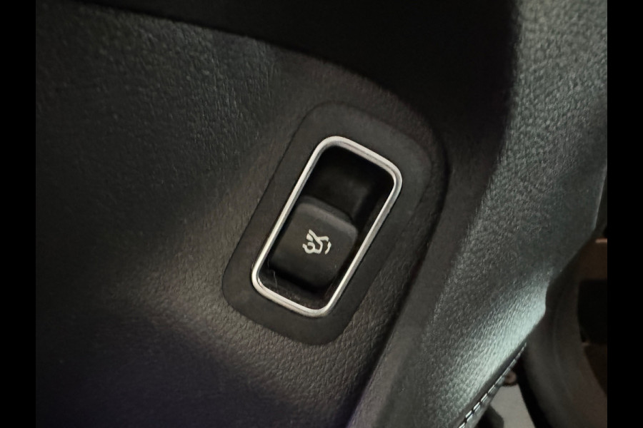 Mercedes-Benz CLA-Klasse 180 AMG Pano|Keyless|Sfeer|Memory|Stoelverwarming|AMG