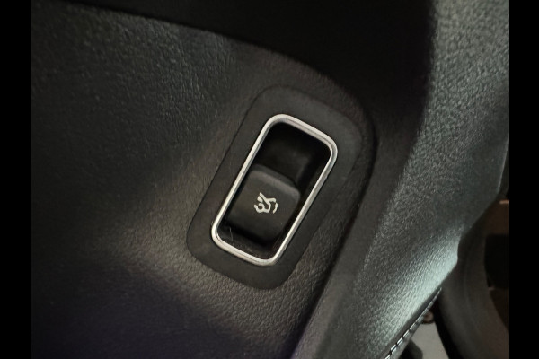 Mercedes-Benz CLA-Klasse 180 AMG Pano|Keyless|Sfeer|Memory|Stoelverwarming|AMG