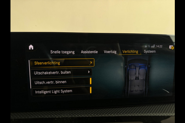 Mercedes-Benz CLA-Klasse 180 AMG Pano|Keyless|Sfeer|Memory|Stoelverwarming|AMG