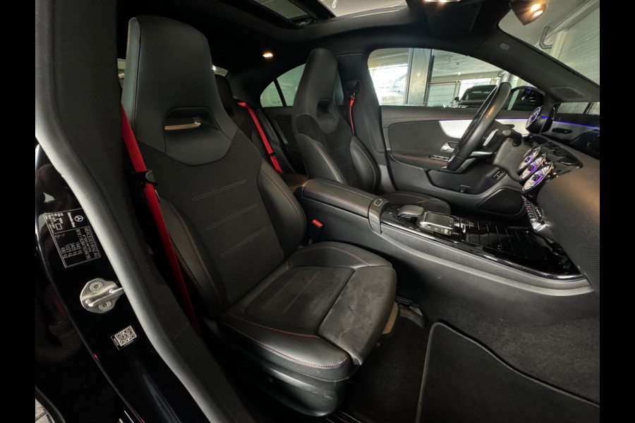 Mercedes-Benz CLA-Klasse 180 AMG Pano|Keyless|Sfeer|Memory|Stoelverwarming|AMG