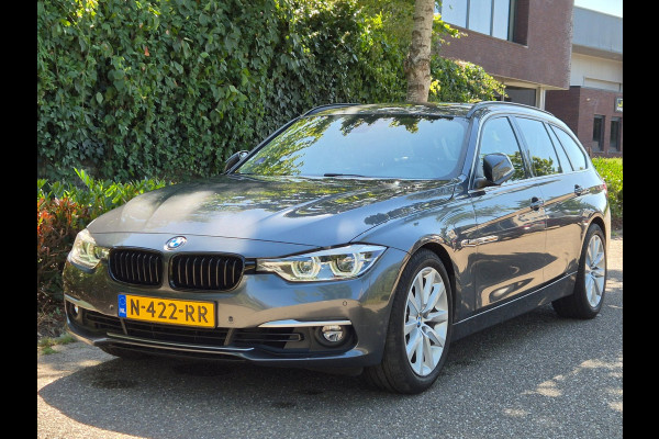 BMW 3 Serie Touring 320i X Drive Luxury Edition Apple CarPlay Trekhaak 320i xDrive Luxury Edition