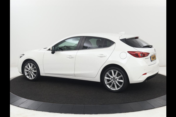 Mazda 3 2.0 SkyActiv-G 120 GT-M | Head-Up | Leder | Stoelverwarming | Adaptive cruise | Camera | Stuurverwarming | Bose Sound | Navigatie | Full LED | Keyless | Parkeerhulp | Climate control
