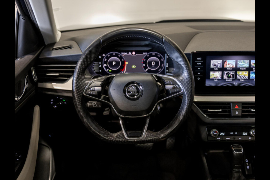 Škoda Kamiq 1.0 TSI Style 110pk / Elektrisch verstelbare stoelen / Panoramadak / Trekhaak / Dodehoek detectie / Achteruitrijcamera / Navigatie / Apple carplay /