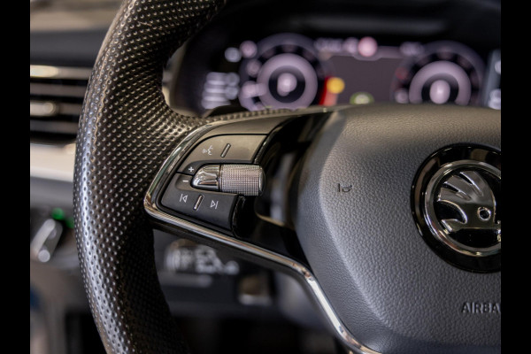 Škoda Kamiq 1.0 TSI Style 110pk / Elektrisch verstelbare stoelen / Panoramadak / Trekhaak / Dodehoek detectie / Achteruitrijcamera / Navigatie / Apple carplay /
