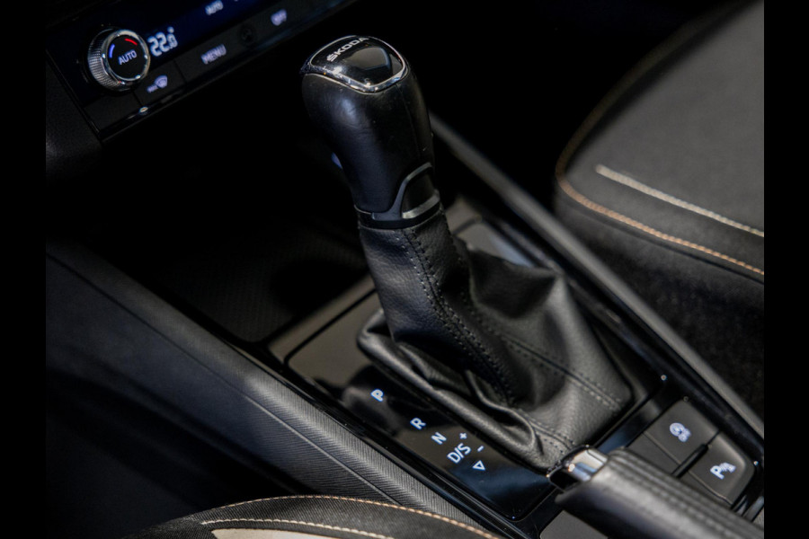 Škoda Kamiq 1.0 TSI Style 110pk / Elektrisch verstelbare stoelen / Panoramadak / Trekhaak / Dodehoek detectie / Achteruitrijcamera / Navigatie / Apple carplay /