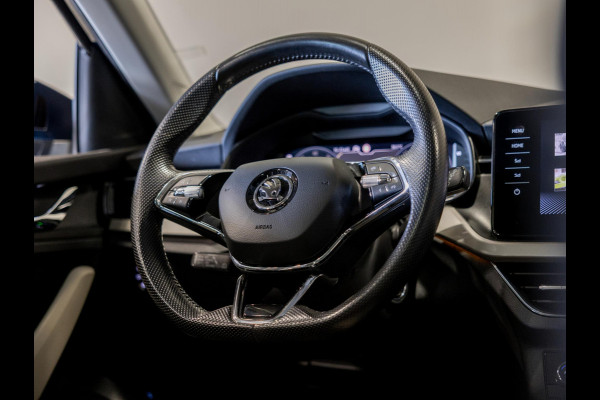 Škoda Kamiq 1.0 TSI Style 110pk / Elektrisch verstelbare stoelen / Panoramadak / Trekhaak / Dodehoek detectie / Achteruitrijcamera / Navigatie / Apple carplay /