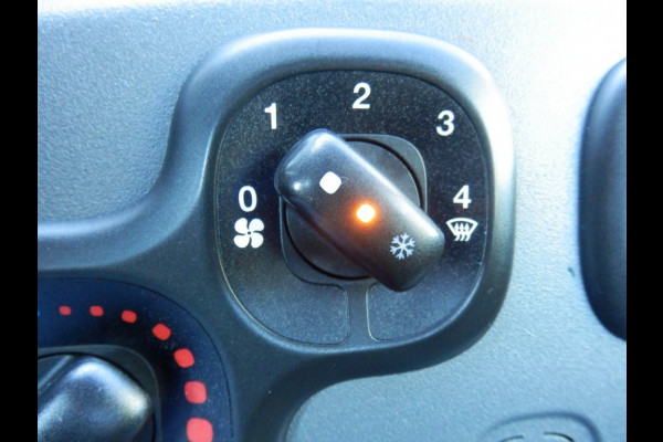 Fiat Panda 1.0 Hybrid Cross I 5 pers. uitv. I Airco I Tel voorber. I