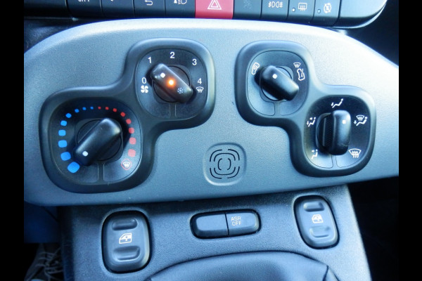 Fiat Panda 1.0 Hybrid Cross I 5 pers. uitv. I Airco I Tel voorber. I