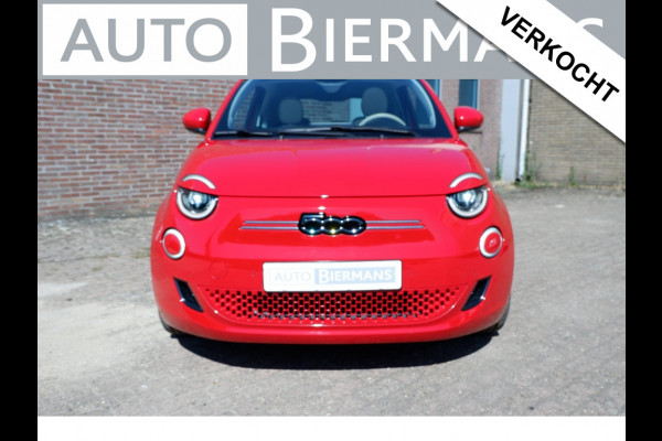 Fiat 500E La Prima 42 kWh / INCL. 12 mnd BOVAG / JBL-Speakers / Camera