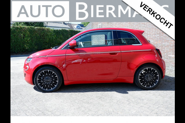 Fiat 500E La Prima 42 kWh / INCL. 12 mnd BOVAG / JBL-Speakers / Camera