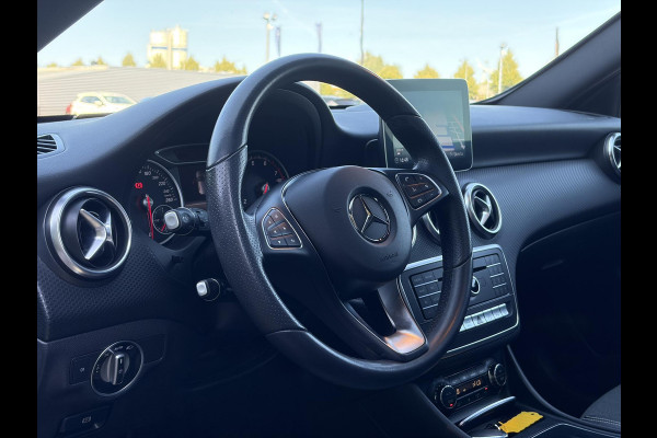 Mercedes-Benz A-Klasse 160 Ambition Automaat l Dealer Onderhouden l Pano l Carplay l Stoelverw l Navi l Halfleder l Pdc l LED l Clima l Cruise l Lm velgen l 102pk l N.A.P l Apk tot 07-2027
