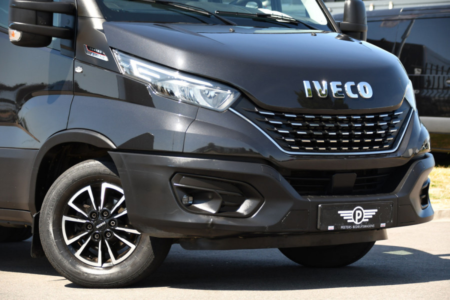 Iveco Daily 35S18HV 3.0 L2H1 Black Edition Camera, Adaptieve Cruise, LED, 180pk, Automaat, 3500kg Trekhaak, Clima, Multimedia, Uniek!