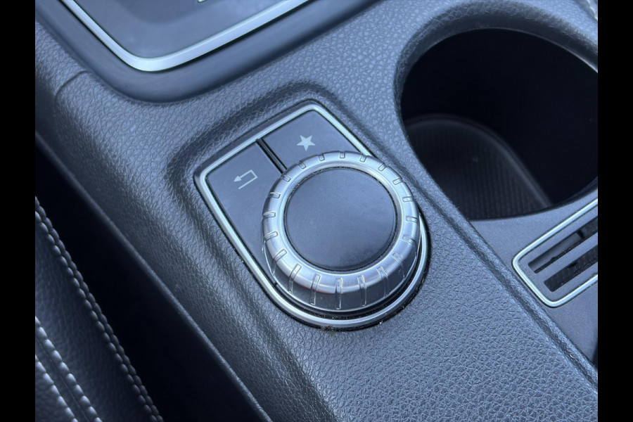Mercedes-Benz A-Klasse 160 Ambition Automaat l Dealer Onderhouden l Pano l Carplay l Stoelverw l Navi l Halfleder l Pdc l LED l Clima l Cruise l Lm velgen l 102pk l N.A.P l Apk tot 07-2027