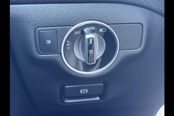 Mercedes-Benz A-Klasse 160 Ambition Automaat l Dealer Onderhouden l Pano l Carplay l Stoelverw l Navi l Halfleder l Pdc l LED l Clima l Cruise l Lm velgen l 102pk l N.A.P l Apk tot 07-2027