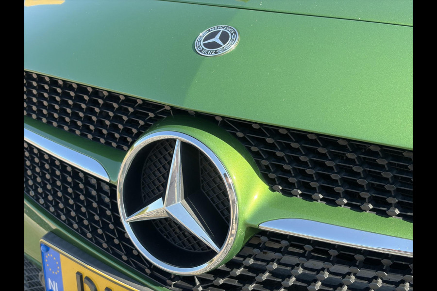 Mercedes-Benz A-Klasse 160 Ambition Automaat l Dealer Onderhouden l Pano l Carplay l Stoelverw l Navi l Halfleder l Pdc l LED l Clima l Cruise l Lm velgen l 102pk l N.A.P l Apk tot 07-2027