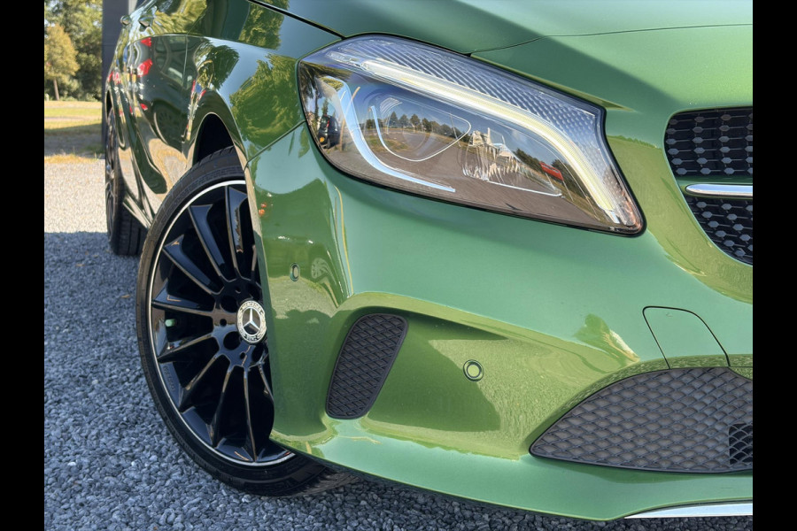 Mercedes-Benz A-Klasse 160 Ambition Automaat l Dealer Onderhouden l Pano l Carplay l Stoelverw l Navi l Halfleder l Pdc l LED l Clima l Cruise l Lm velgen l 102pk l N.A.P l Apk tot 07-2027