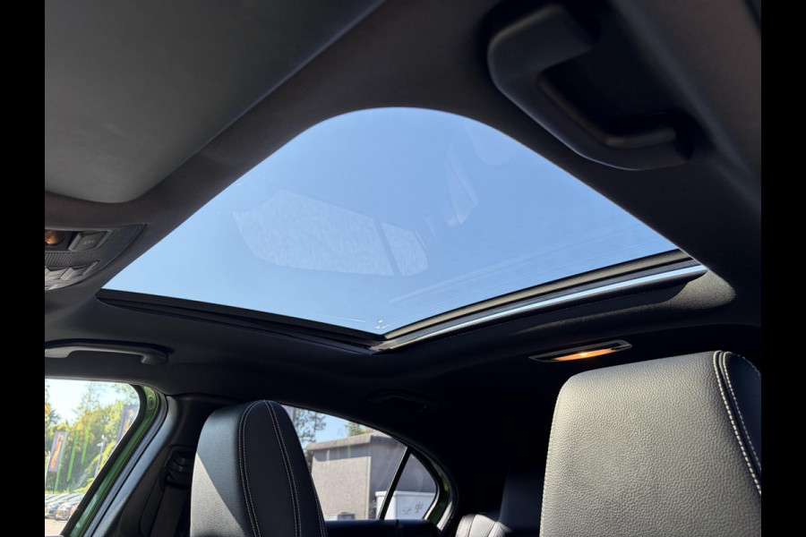 Mercedes-Benz A-Klasse 160 Ambition Automaat l Dealer Onderhouden l Pano l Carplay l Stoelverw l Navi l Halfleder l Pdc l LED l Clima l Cruise l Lm velgen l 102pk l N.A.P l Apk tot 07-2027