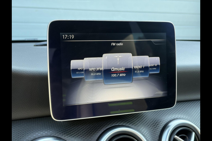 Mercedes-Benz A-Klasse 160 Ambition Automaat l Dealer Onderhouden l Pano l Carplay l Stoelverw l Navi l Halfleder l Pdc l LED l Clima l Cruise l Lm velgen l 102pk l N.A.P l Apk tot 07-2027