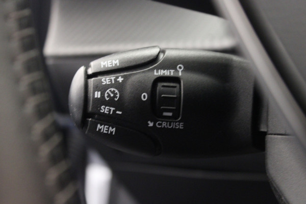 Peugeot 2008 1.2 PureTech Active Pack