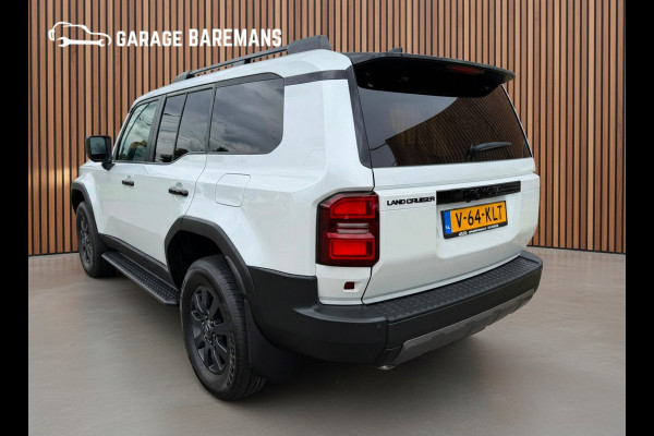 Toyota Land Cruiser 250 2.8 D-4D Standard Roof Window Van Navigator