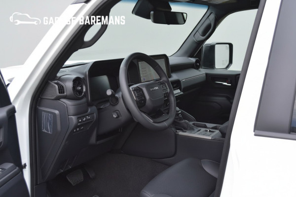 Toyota Land Cruiser 250 2.8 D-4D Standard Roof Window Van Navigator