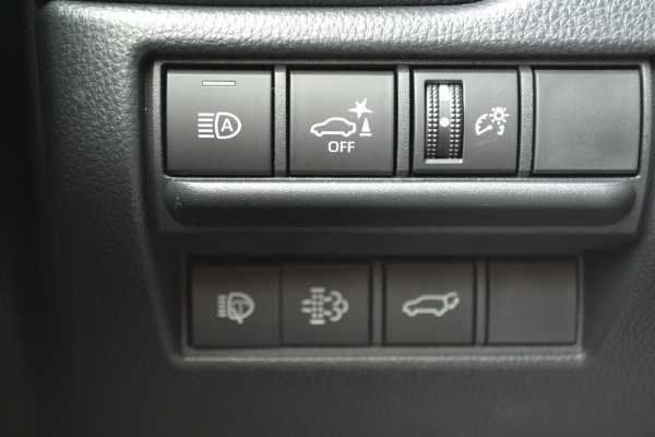Toyota Land Cruiser 250 2.8 D-4D Standard Roof Window Van Navigator