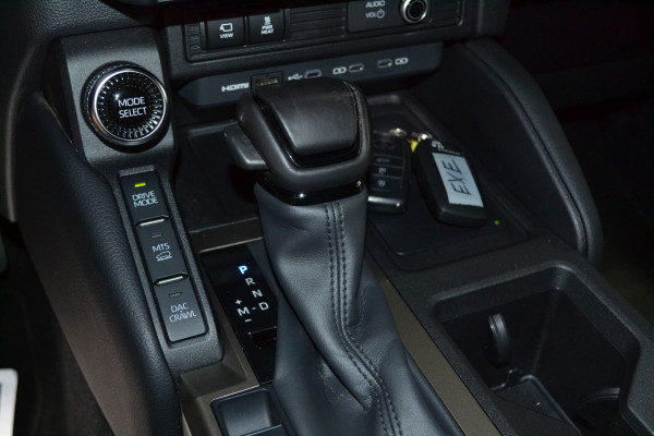 Toyota Land Cruiser 250 2.8 D-4D Blind Van Navigator