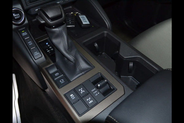 Toyota Land Cruiser 250 2.8 D-4D Blind Van Navigator