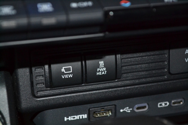 Toyota Land Cruiser 250 2.8 D-4D Blind Van Navigator
