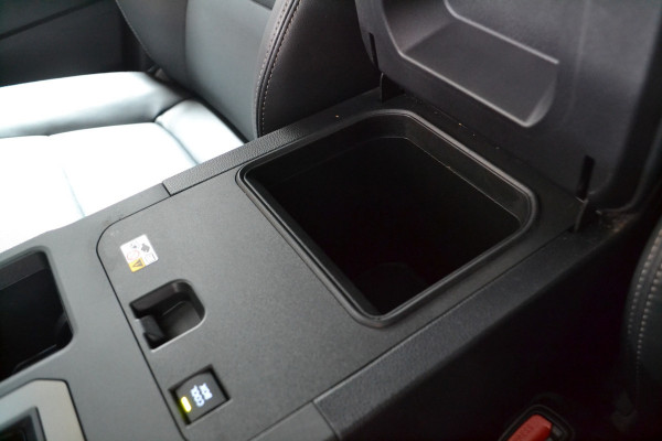 Toyota Land Cruiser 250 2.8 D-4D Blind Van Navigator